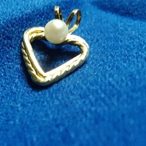 Freshwater Pearl, 14k yellow gold pendant